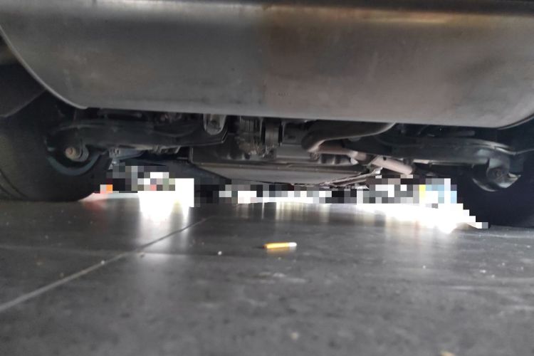 Used Denza D9 2024 DM-i 980 Four-Wheel Drive Flagship Model Chassis Rear