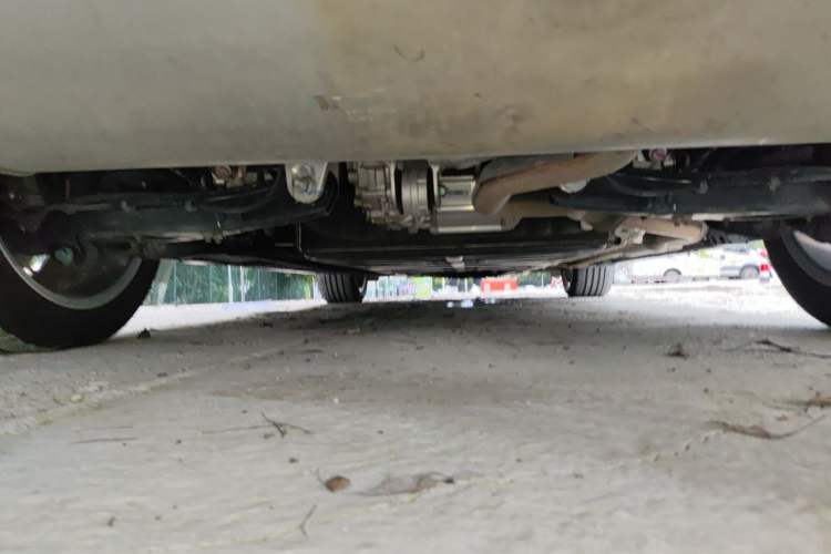 Used Denza D9 2024 DM-i 980 Four-Wheel Drive Flagship Model Chassis Rear
