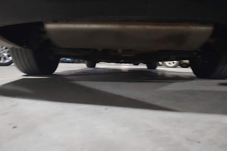 Used Denza D9 2024 DM-i 980 Four-Wheel Drive Flagship Model Chassis Rear