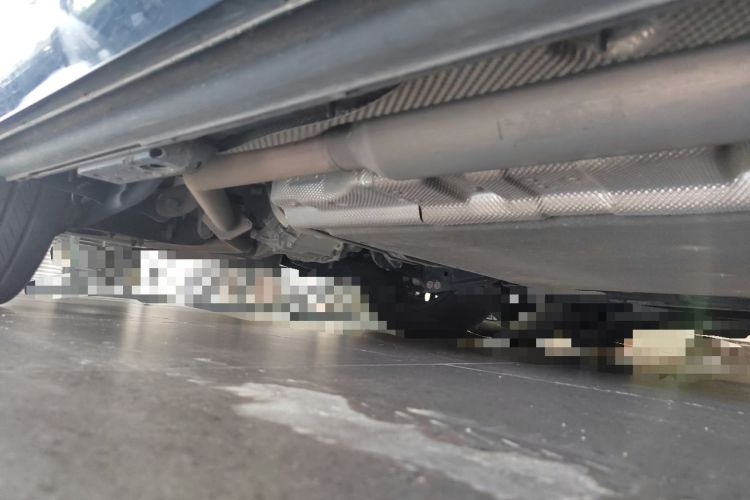 Used Denza D9 2024 DM-i 980 Four-Wheel Drive Flagship Model Chassis Rear Right