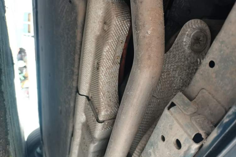 Used Denza D9 2024 DM-i 1050 Luxury Model Chassis Rear Right