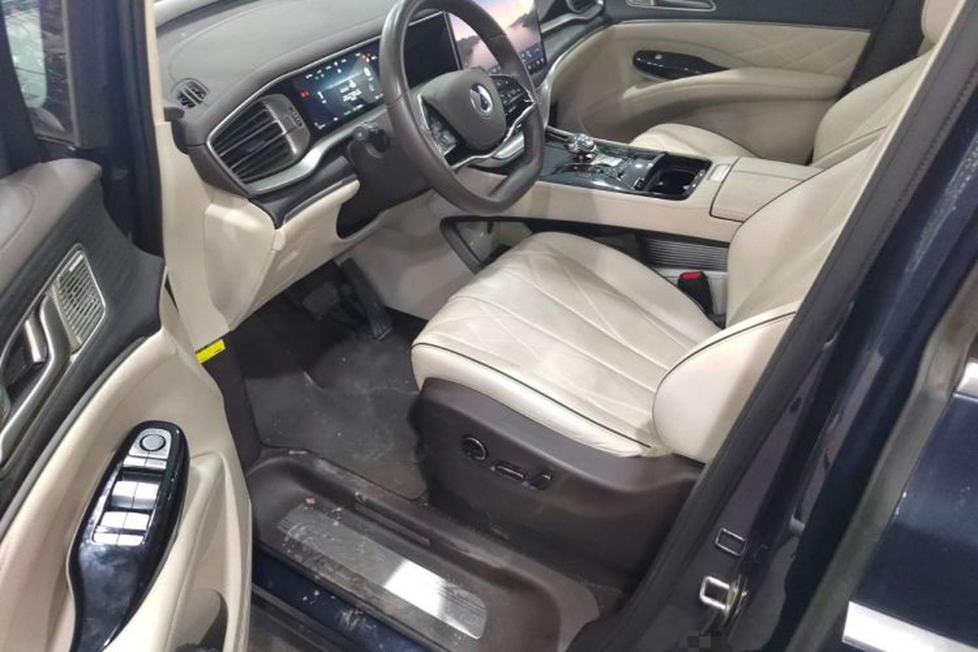 Used Denza D9 2024 DM-i 980 Four-Wheel Drive Flagship Model Driver Seat