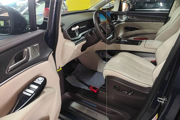 Used Denza D9 2024 DM-i 980 Four-Wheel Drive Prestige Model Driver Seat