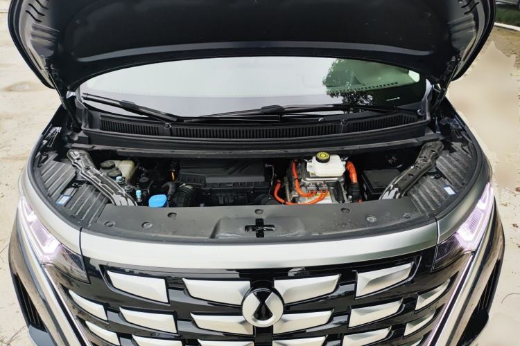 Used Denza D9 2024 DM-i 980 Four-Wheel Drive Flagship Model Engine Bay