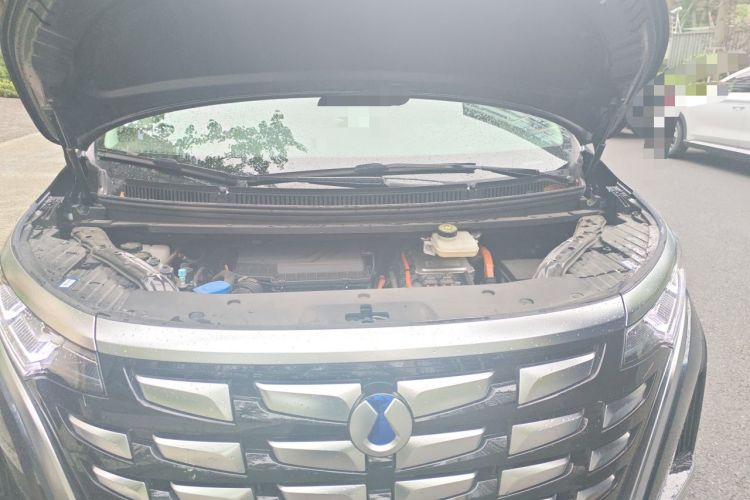 Used Denza D9 2024 DM-i 1050 Luxury Model Engine Bay