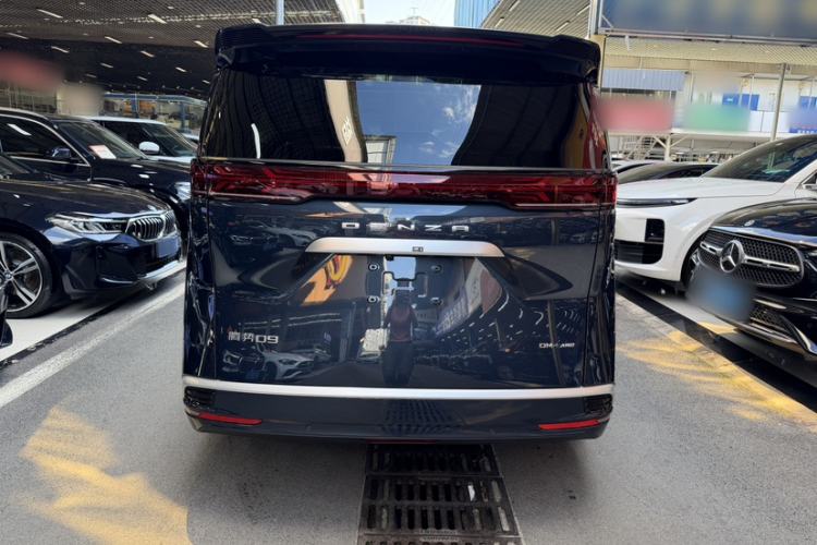 Used Denza D9 2024 DM-i 980 Four-Wheel Drive Flagship Model Exterior 4