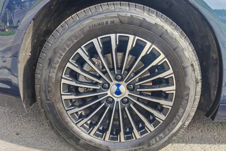 Used Denza D9 2024 DM-i 980 Four-Wheel Drive Flagship Model Exterior 8
