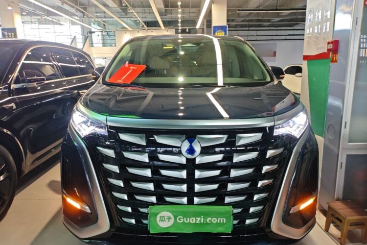 Used Denza D9 2024 DM-i 1050 Luxury Model Front