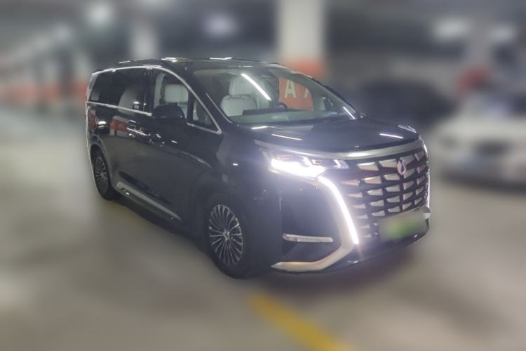 Used Denza D9 2024 DM-i 980 Four-Wheel Drive Prestige Model Front Right 45 Deg