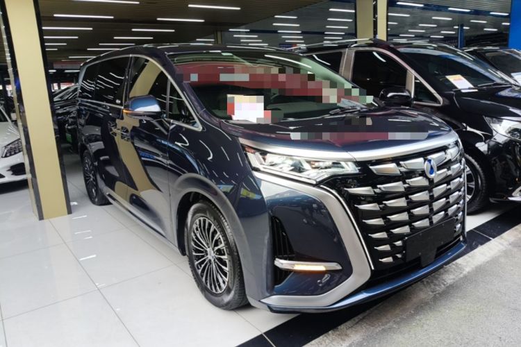 Used Denza D9 2024 DM-i 980 Four-Wheel Drive Flagship Model Front Right 45 Deg