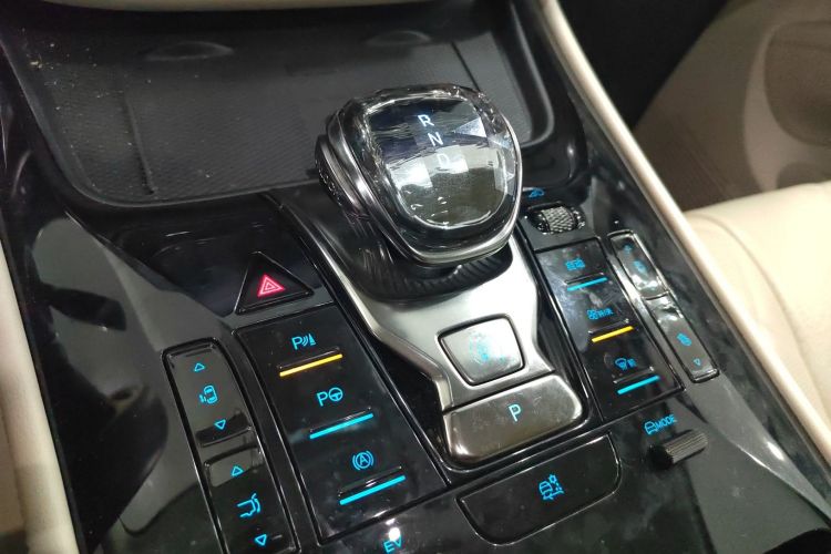 Used Denza D9 2024 DM-i 980 Four-Wheel Drive Flagship Model Gear Lever