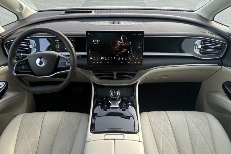 Used Denza D9 2024 DM-i 980 Four-Wheel Drive Flagship Model Interior 1