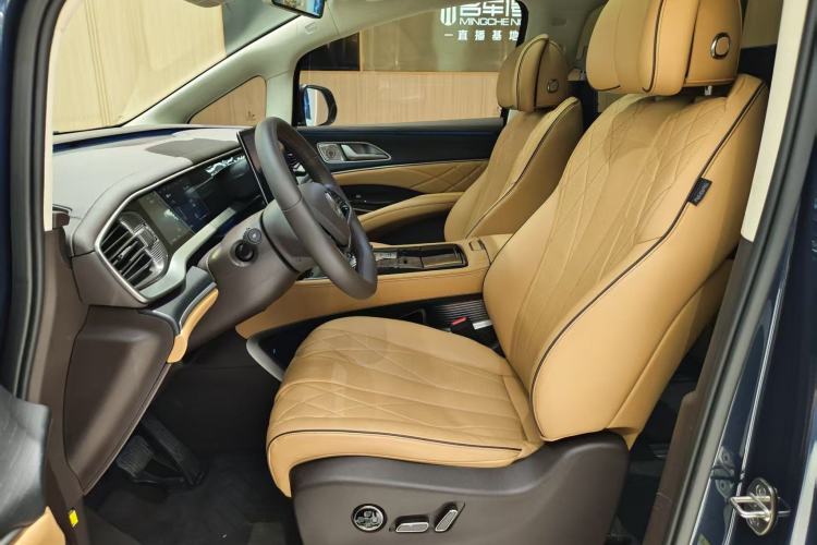 Used Denza D9 2024 DM-i 980 Four-Wheel Drive Flagship Model Interior 3