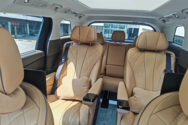 Used Denza D9 2024 DM-i 980 Four-Wheel Drive Prestige Model Interior 4