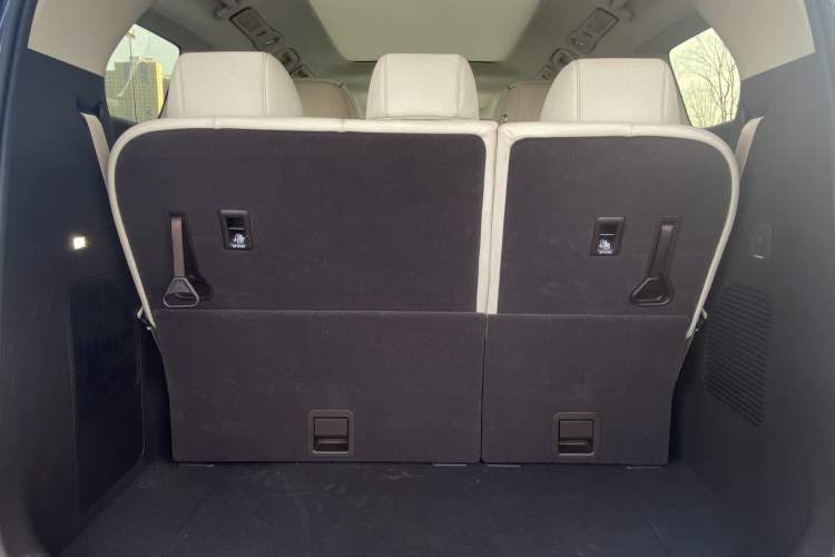 Used Denza D9 2024 DM-i 980 Four-Wheel Drive Flagship Model Interior 5
