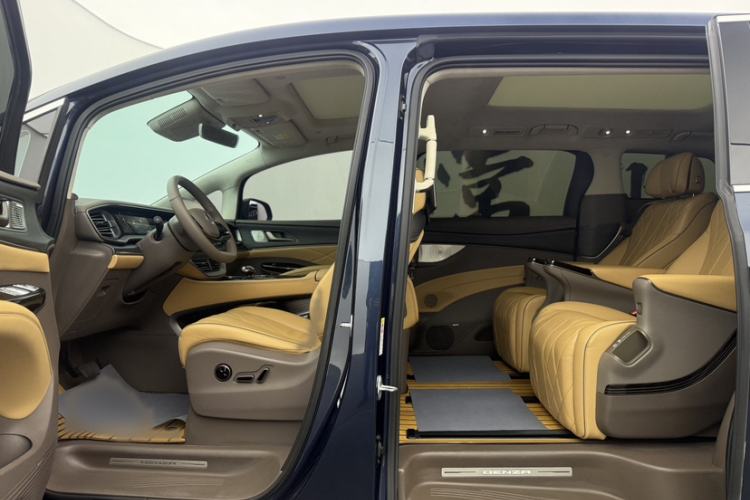Used Denza D9 2024 DM-i 980 Four-Wheel Drive Flagship Model Interior 6