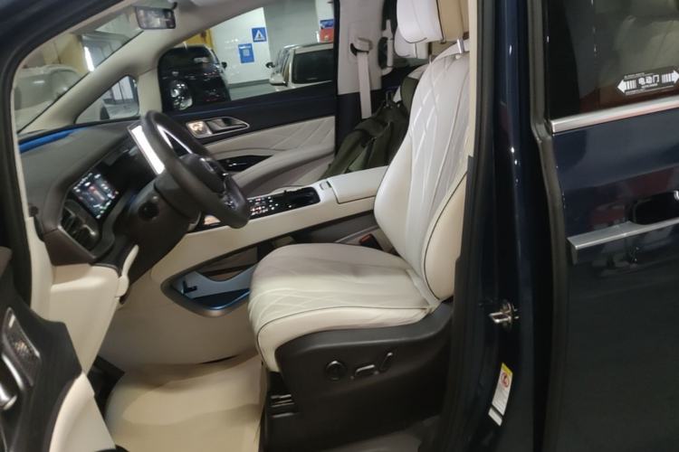 Used Denza D9 2024 DM-i 980 Four-Wheel Drive Prestige Model Left Front Seat