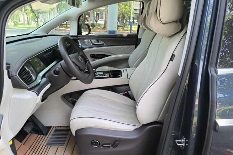 Used Denza D9 2024 DM-i 1050 Luxury Model Left Front Seat