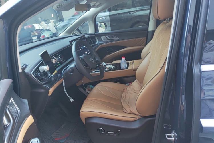 Used Denza D9 2024 EV 620 Premium Model Left Front Seat