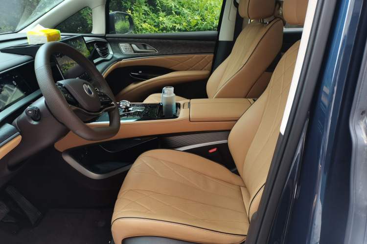Used Denza D9 2024 DM-i 1050 Luxury Model Left Front Seat