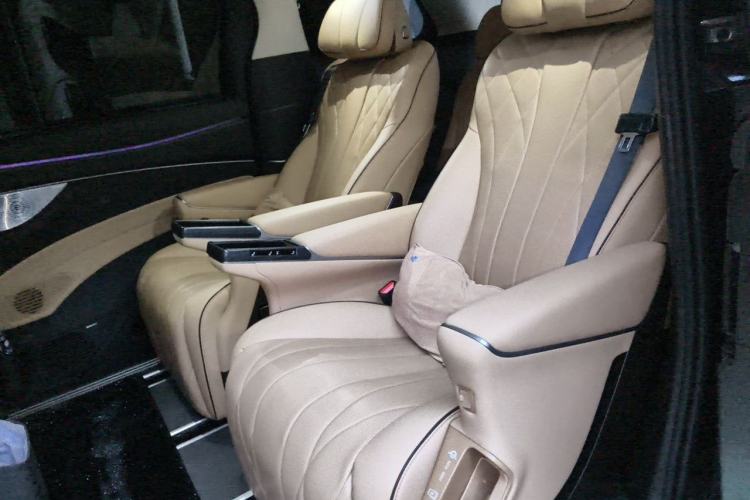 Used Denza D9 2024 EV 620 Premium Model Left Rear Seat
