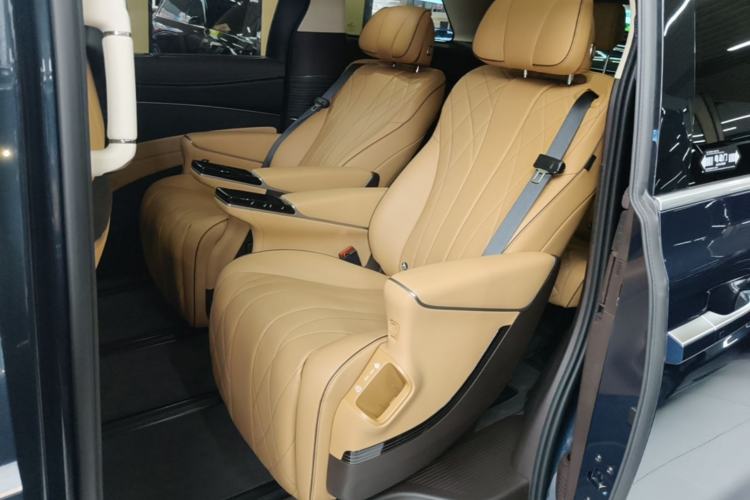 Used Denza D9 2024 DM-i 980 Four-Wheel Drive Flagship Model Left Rear Seat