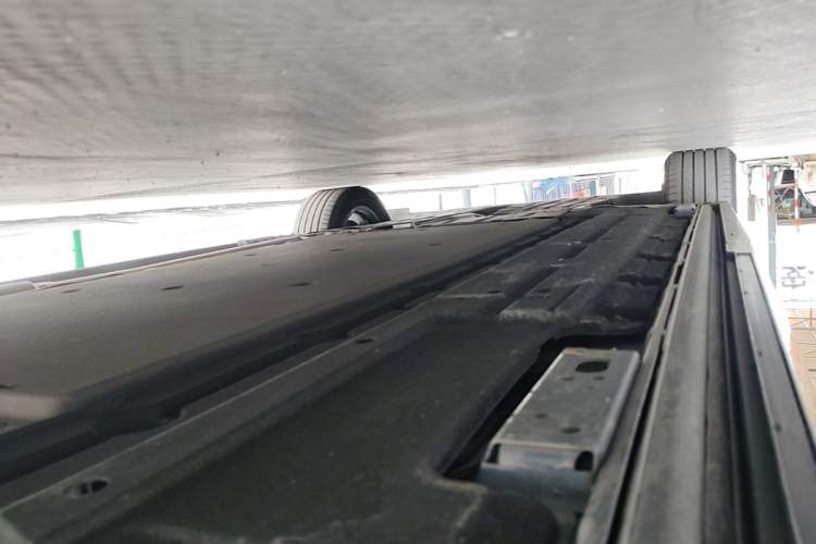 Used Denza D9 2024 DM-i 980 Four-Wheel Drive Flagship Model Left Side Sill