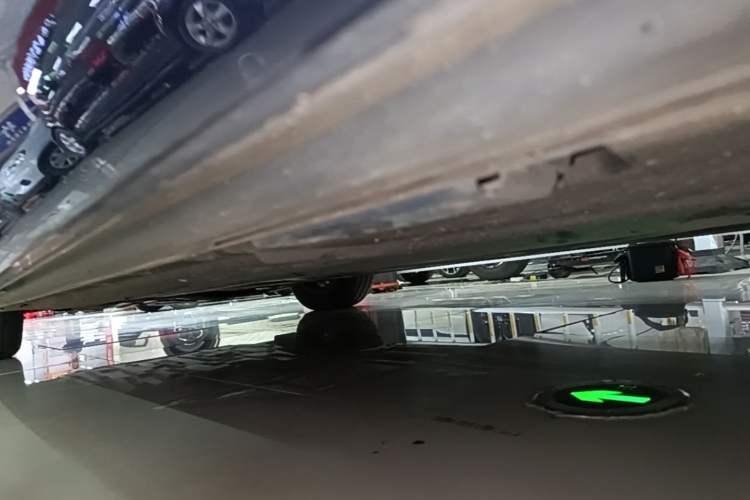 Used Denza D9 2024 DM-i 980 Four-Wheel Drive Prestige Model Left Side Sill