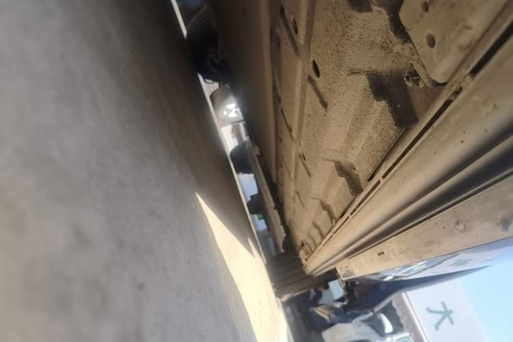 Used Denza D9 2024 DM-i 980 Four-Wheel Drive Flagship Model Left Side Sill