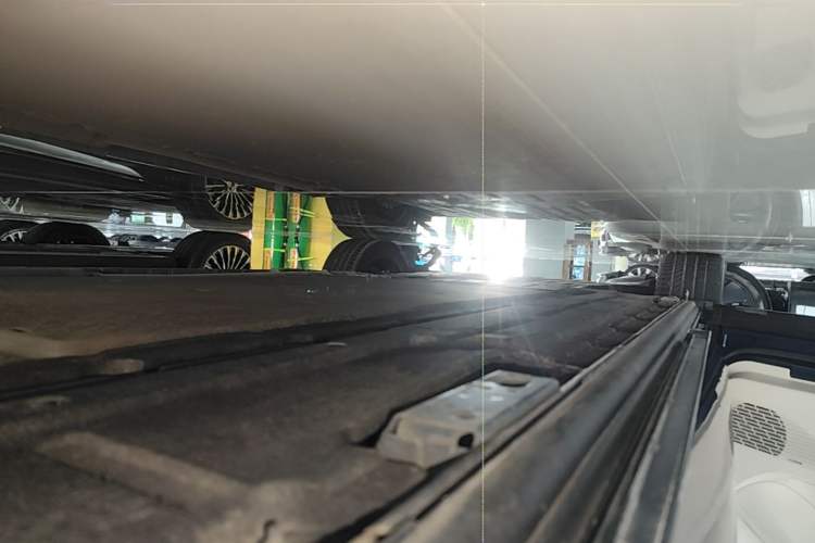 Used Denza D9 2024 DM-i 980 Four-Wheel Drive Prestige Model Left Side Sill