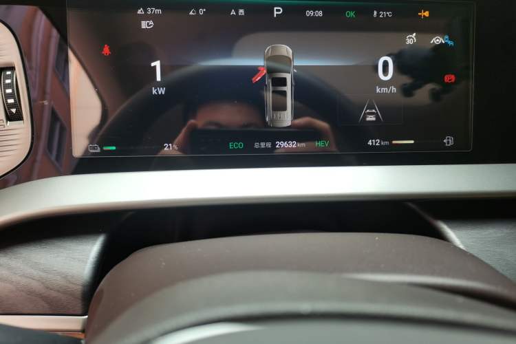 Used Denza D9 2024 DM-i 1050 Luxury Model Odometer Close Up