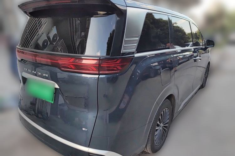 Used Denza D9 2024 EV 620 Premium Model Rear Right 45 Deg