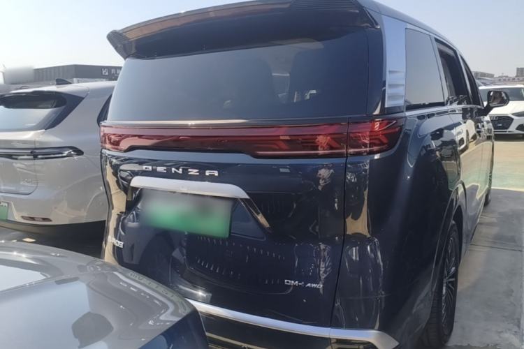 Used Denza D9 2024 DM-i 980 Four-Wheel Drive Flagship Model Rear