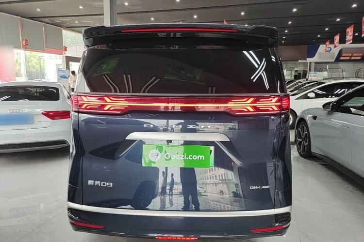 Used Denza D9 2024 DM-i 980 Four-Wheel Drive Flagship Model Rear
