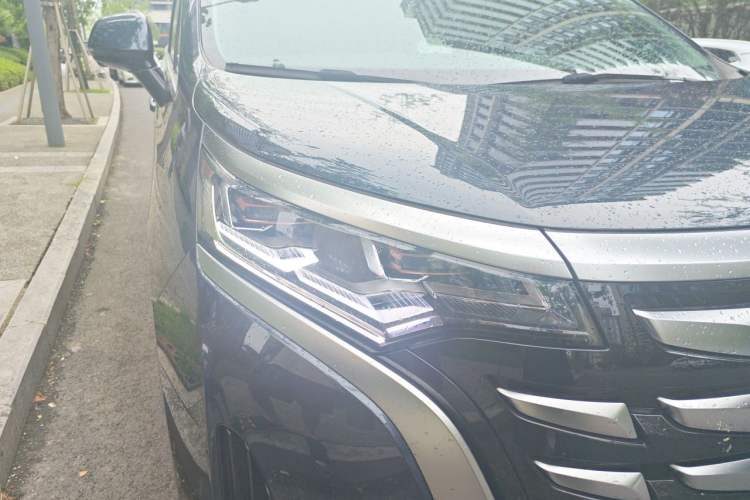 Used Denza D9 2024 DM-i 1050 Luxury Model Right Front Headlight