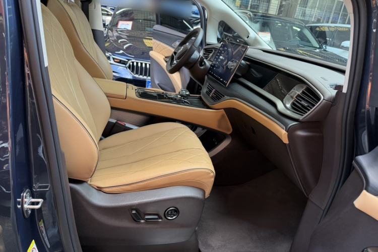 Used Denza D9 2024 DM-i 980 Four-Wheel Drive Flagship Model Right Front Seat