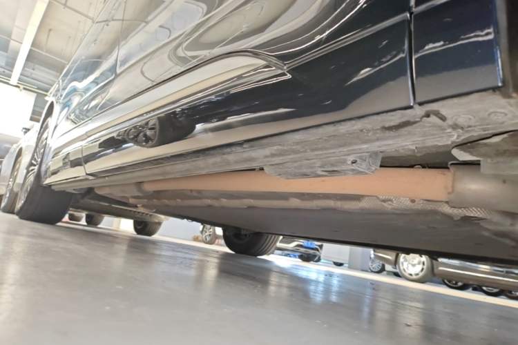 Used Denza D9 2024 DM-i 1050 Luxury Model Right Side Sill