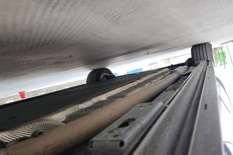 Used Denza D9 2024 DM-i 980 Four-Wheel Drive Flagship Model Right Side Sill