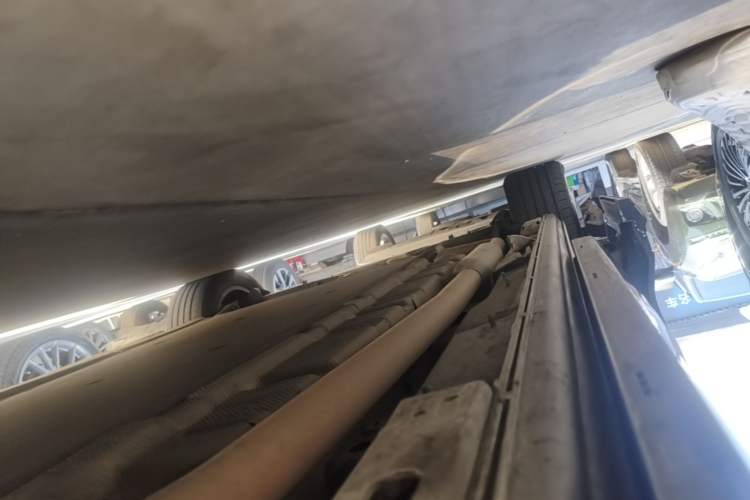 Used Denza D9 2024 DM-i 980 Four-Wheel Drive Flagship Model Right Side Sill