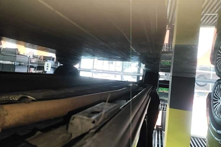 Used Denza D9 2024 DM-i 980 Four-Wheel Drive Prestige Model Right Side Sill