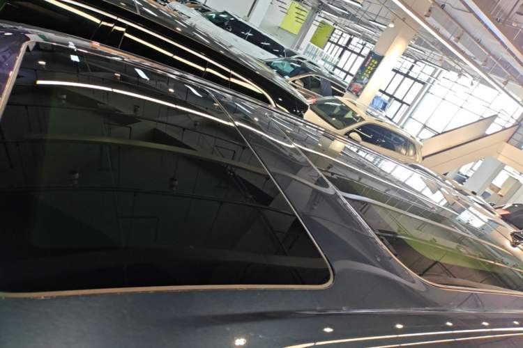 Used Denza D9 2024 DM-i 1050 Luxury Model Roof
