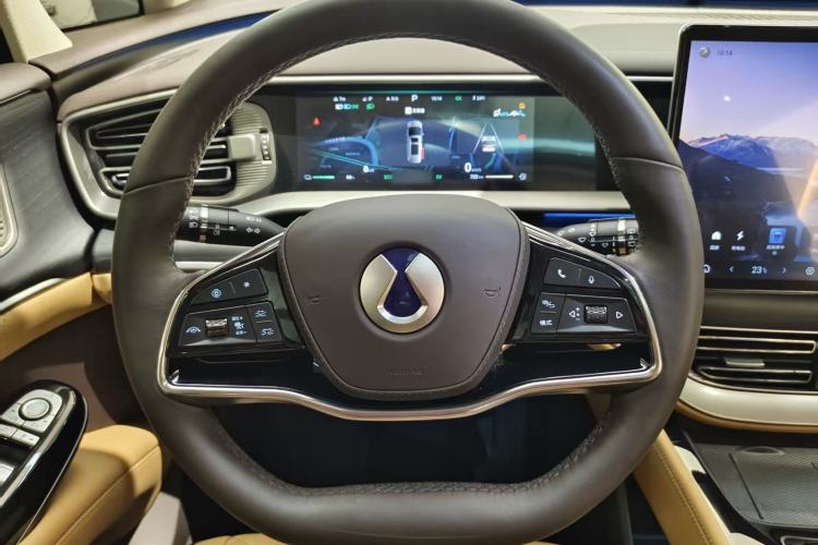 Used Denza D9 2024 DM-i 980 Four-Wheel Drive Flagship Model Steering Wheel