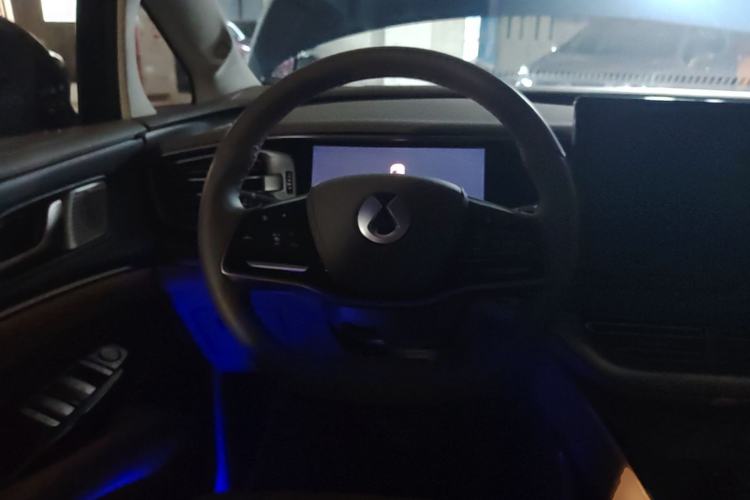 Used Denza D9 2024 DM-i 980 Four-Wheel Drive Flagship Model Steering Wheel