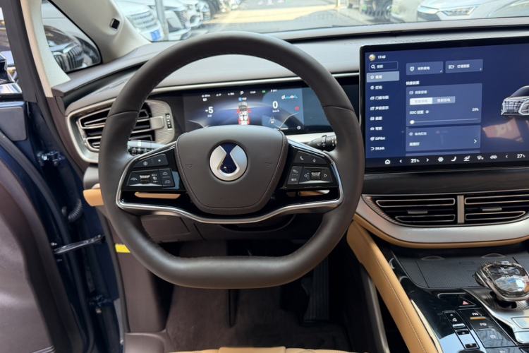 Used Denza D9 2024 DM-i 980 Four-Wheel Drive Flagship Model Steering Wheel