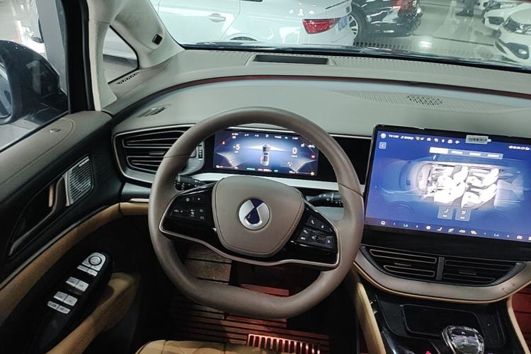 Used Denza D9 2024 DM-i 980 Four-Wheel Drive Flagship Model Steering Wheel