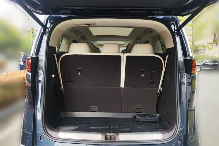 Used Denza D9 2024 DM-i 980 Four-Wheel Drive Flagship Model Trunk