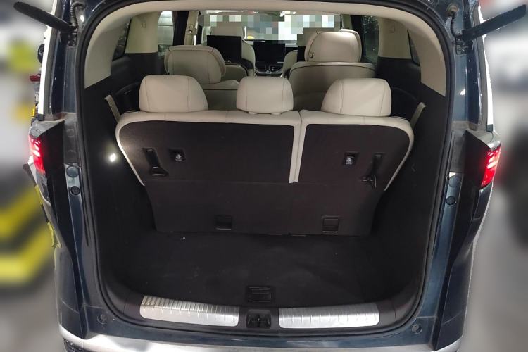 Used Denza D9 2024 DM-i 980 Four-Wheel Drive Flagship Model Trunk