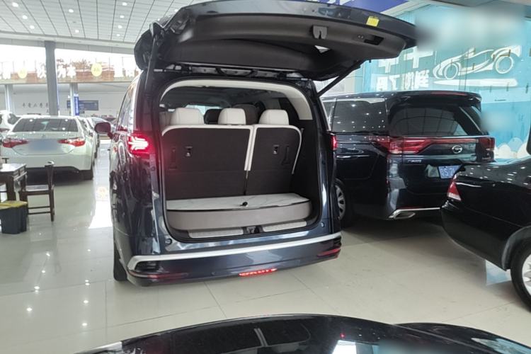 Used Denza D9 2024 DM-i 980 Four-Wheel Drive Flagship Model Trunk