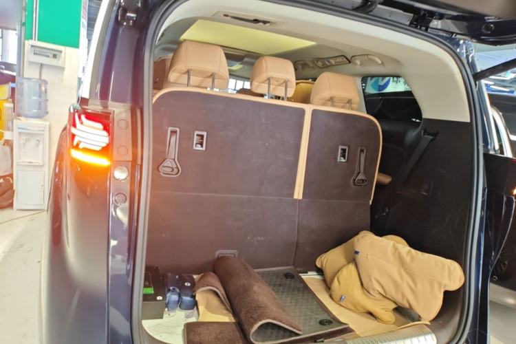 Used Denza D9 2024 DM-i 1050 Luxury Model Trunk