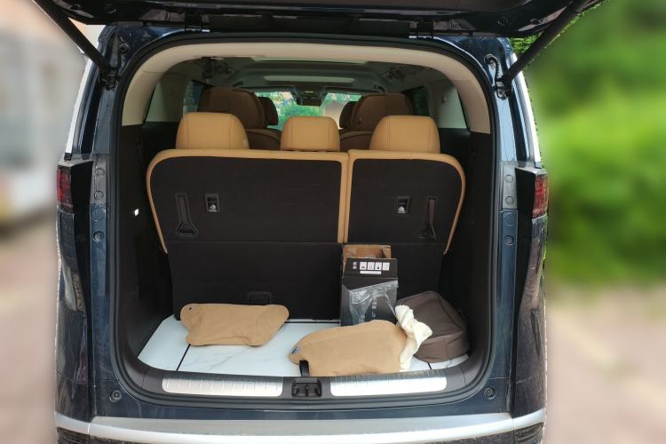 Used Denza D9 2024 DM-i 1050 Luxury Model Trunk